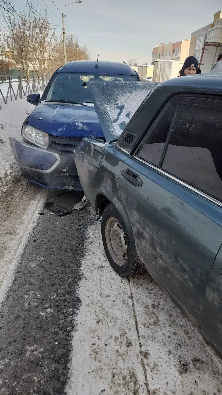 Продаётся ВАЗ 2107 инжектор 2010 года после ДТП - Легковые автомобили (Авто) в Москва