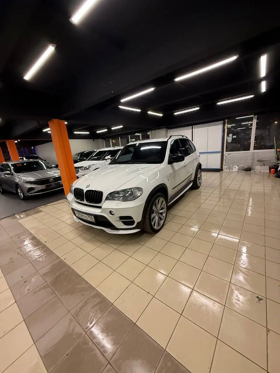 BMW X5 2010 года с пробегом 230000 км - Легковые автомобили (Авто) в Москва