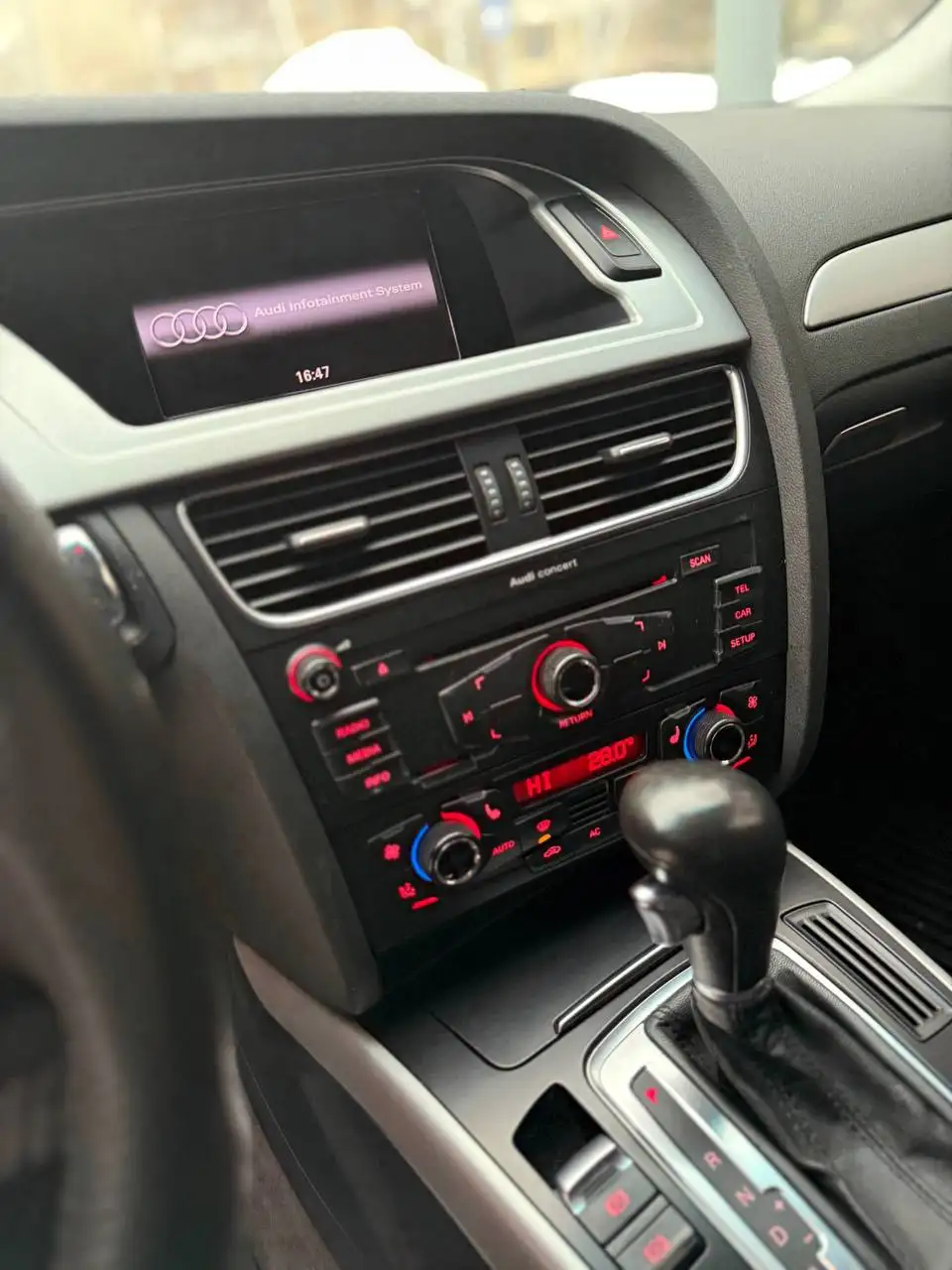 Audi A4 2011 года, 2.0 бензин, АКПП - Авто в Москва