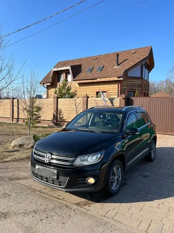Volkswagen Tiguan 2012 года рестайлинг - УАЗ Патриот в Москва