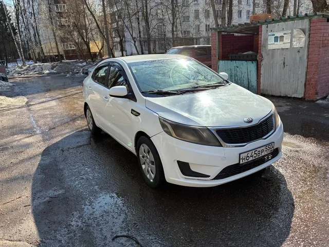 KIA RIO 2013 года выпуска - Минивэны и фургоны в Москва