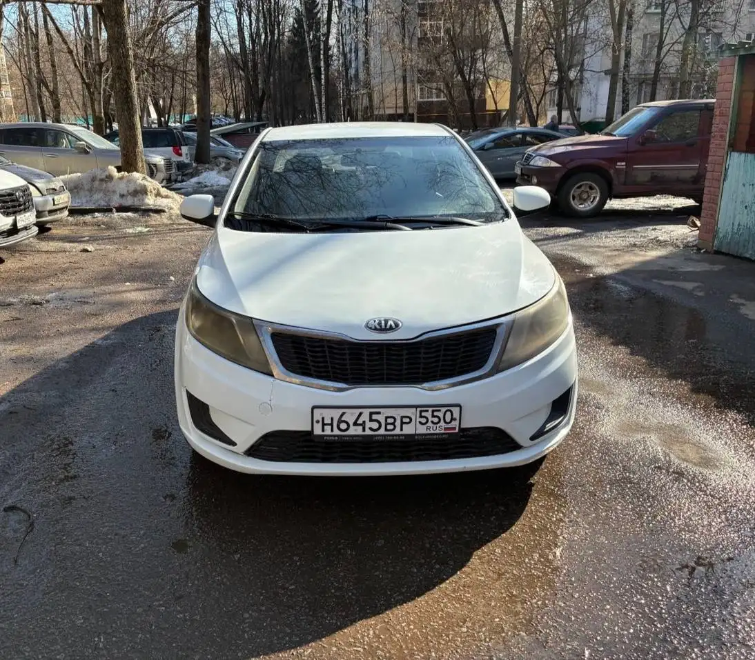 KIA RIO 2013 года выпуска - Легковые автомобили (Авто) в Москва
