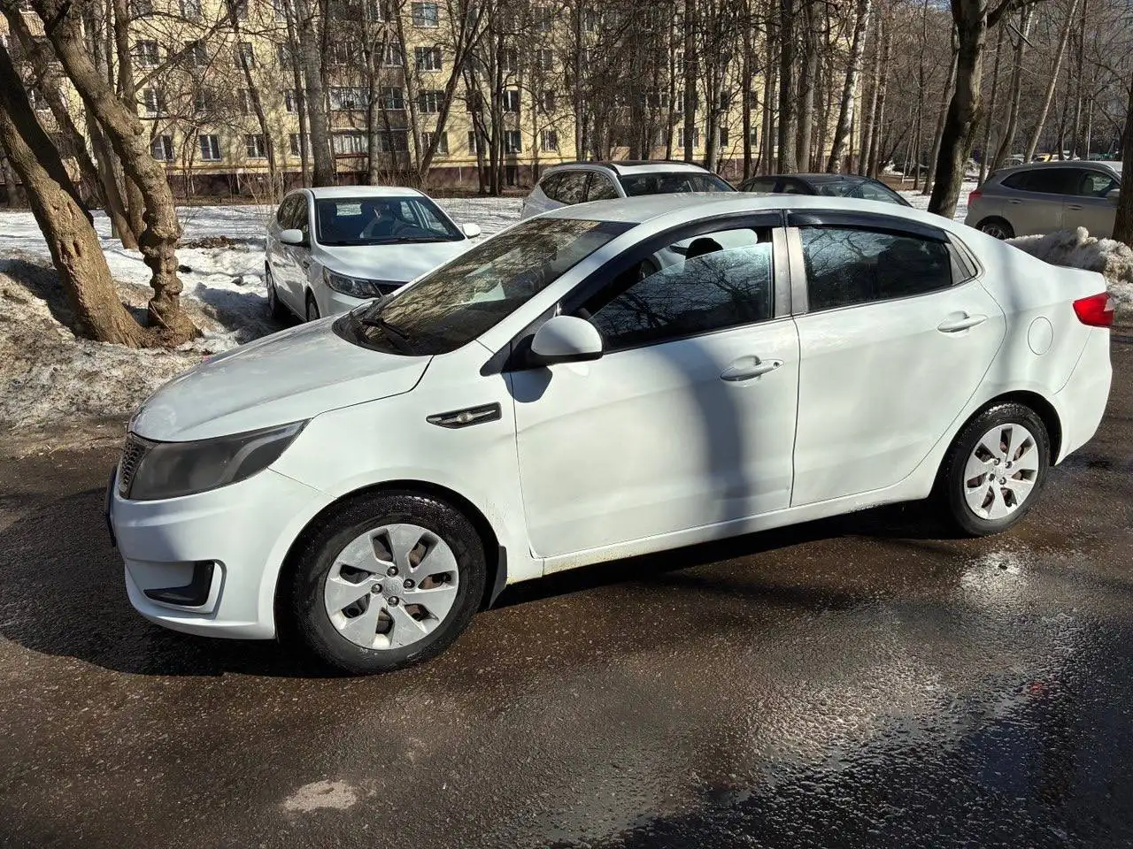 KIA RIO 2013 года выпуска - Легковые автомобили (Авто) в Москва