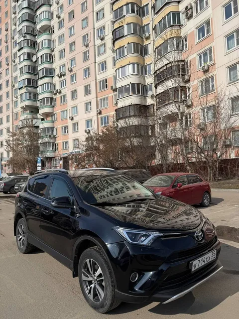 TOYOTA RAV4 2017 - Минивэны и фургоны в Москва