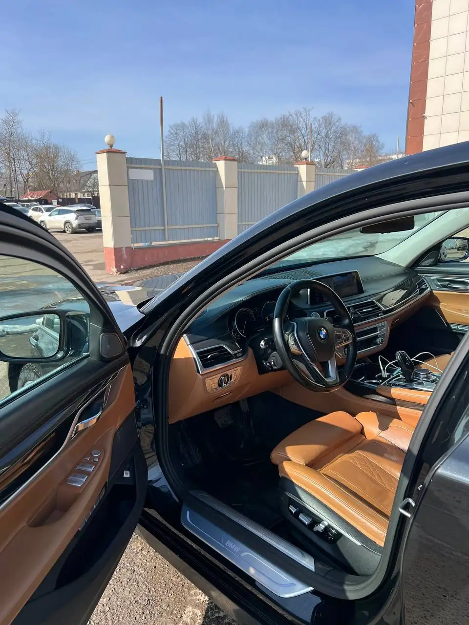 BMW 750I 2016 года с пробегом 260000 км - Авто в Москва