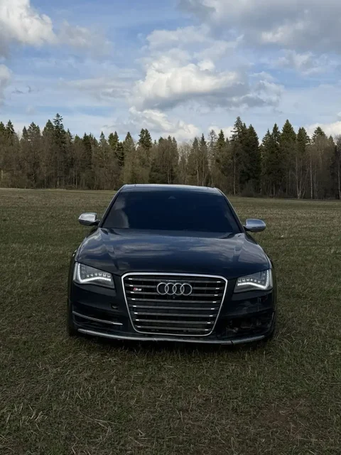 Audi S8 D4 2013 года - Микроавтобусы в Москва