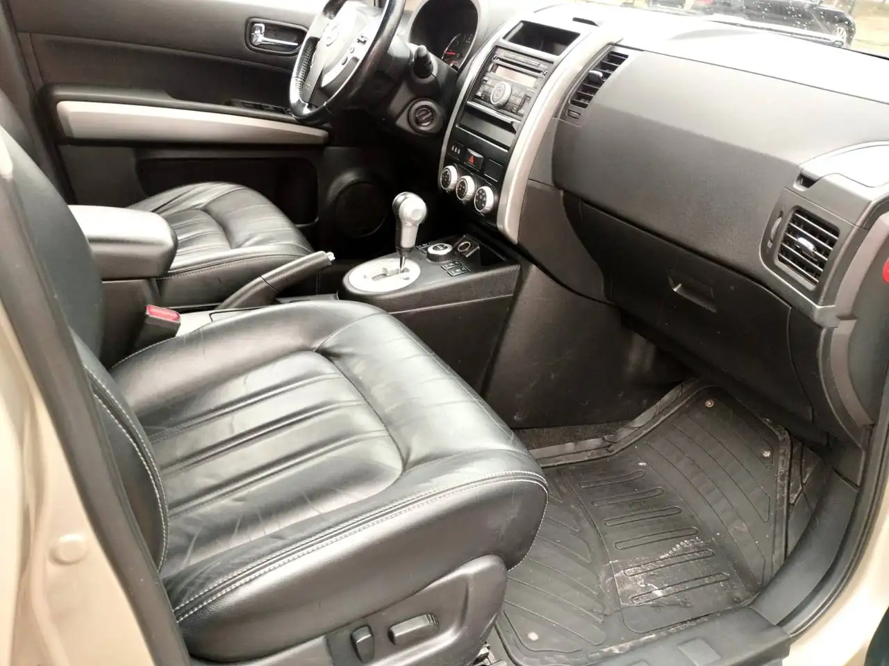 Nissan X-TRAIL 2011 пробег 250000 км - Легковой автомобиль (Авто) в Москва