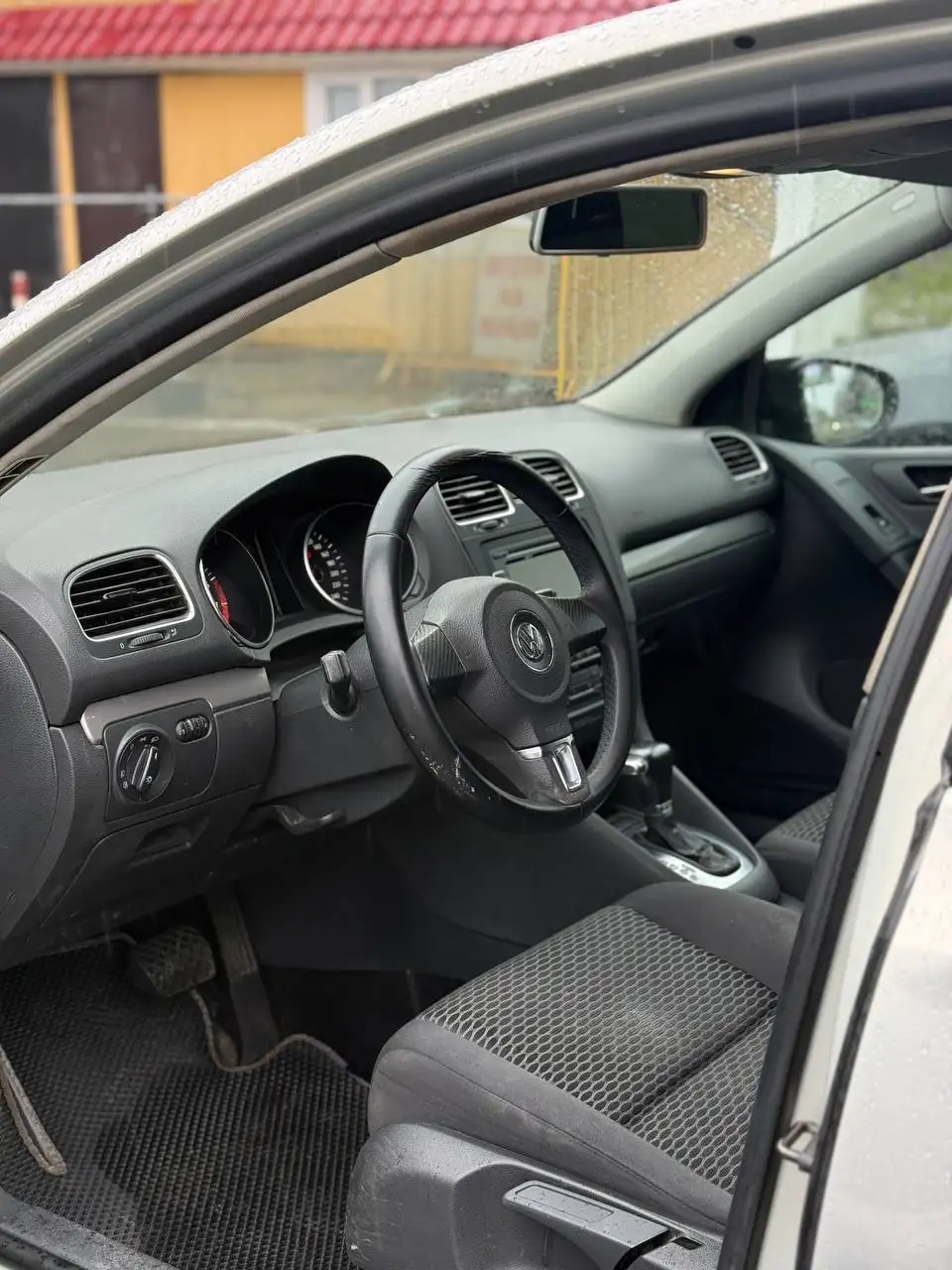 Volkswagen Golf 2010 - Volkswagen Golf (Авто) в Москва