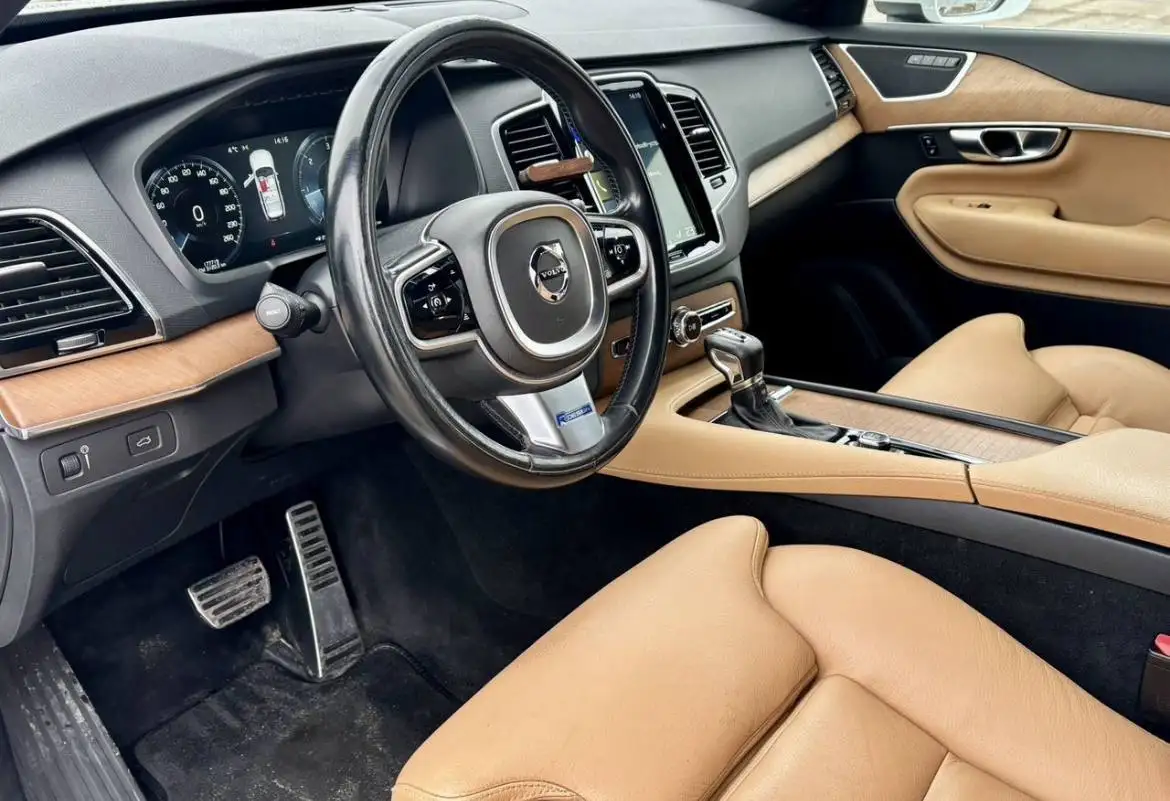 Volvo XC90 2018 2.0 Дизель - Легковые автомобили (Авто) в Москва