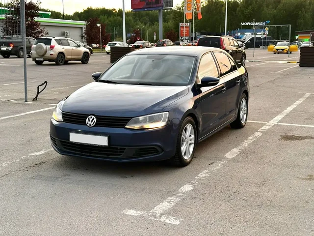VW Jetta 2014, 1.6 MT - BMW X7 в Москва