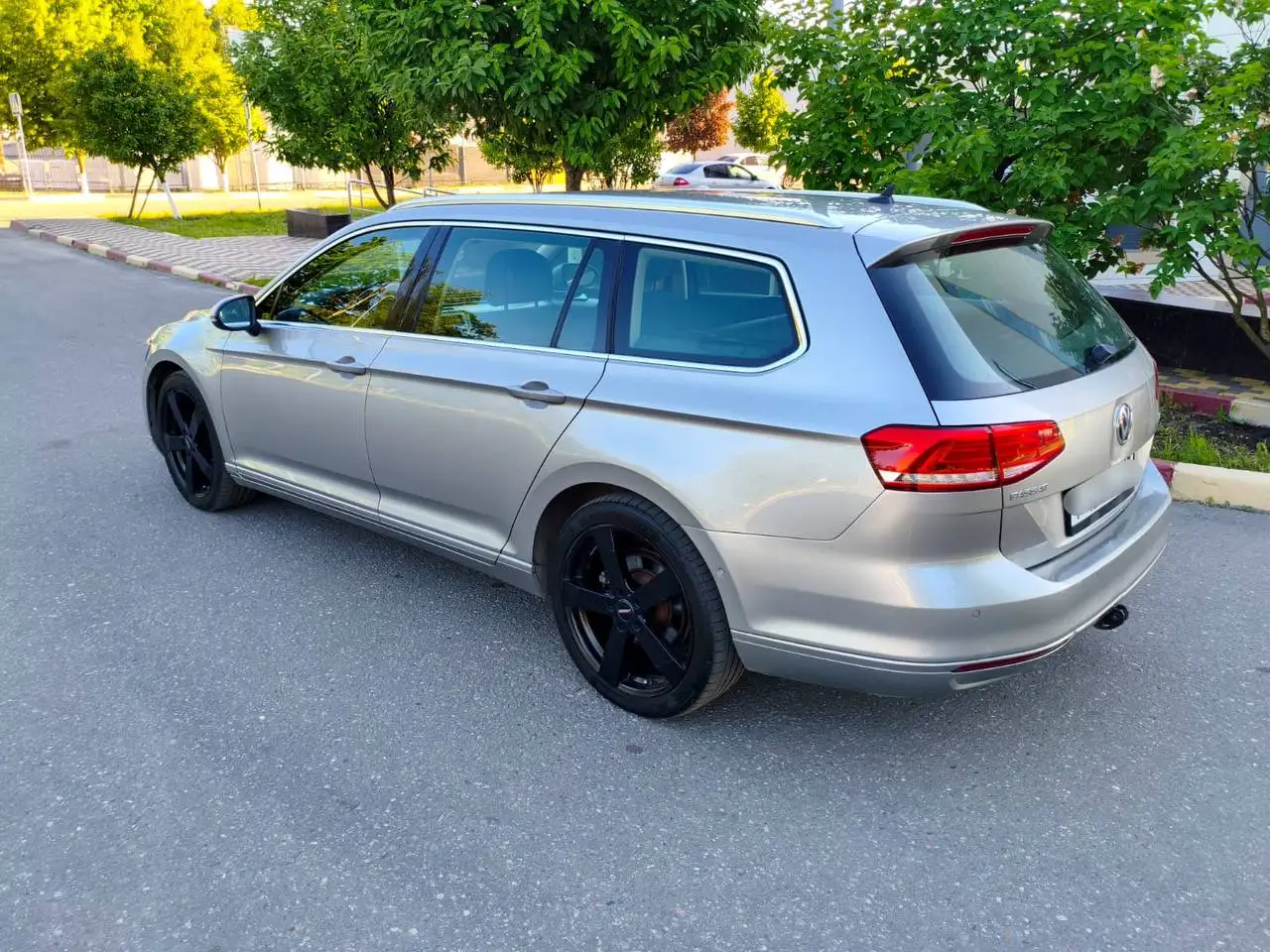 Volkswagen Passat B8 2015 - Авто в Москва
