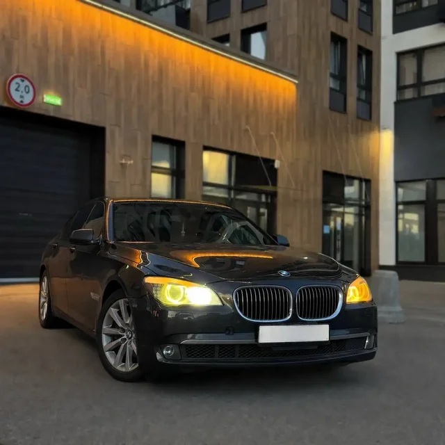 BMW 750Li, 2009 - Чехлы в Москва