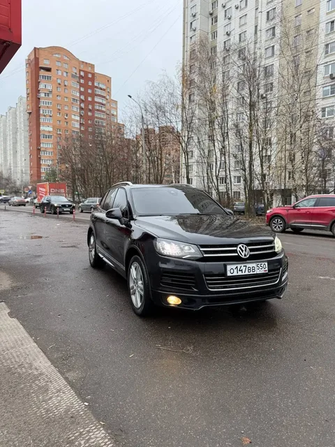Volkswagen Touareg 2011 - Запчасти и аксессуары в Москва