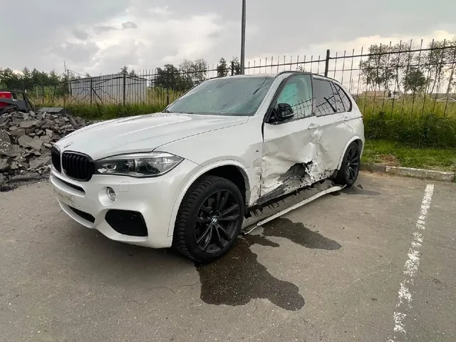 BMW X5 F15 после ДТП - Hyundai Accent в Москва