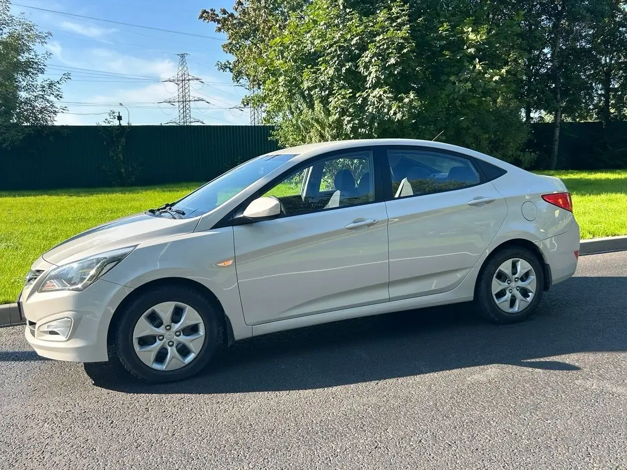 Продам Хендай Солярис 2014 - Легковые автомобили (Авто) в Москва