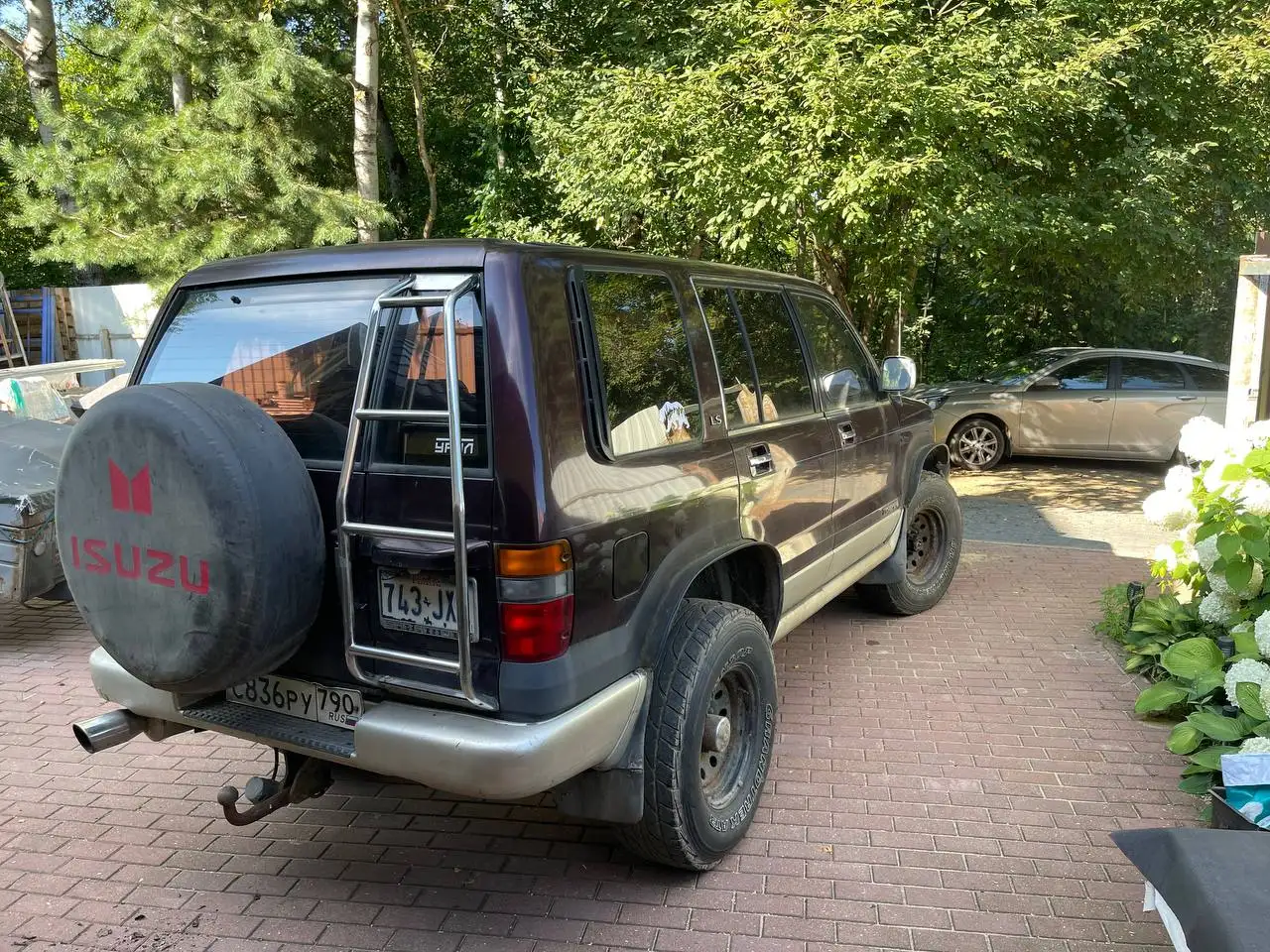 Isuzu Trooper II 1994, 3.2 л, механика - Авто в Пушкино