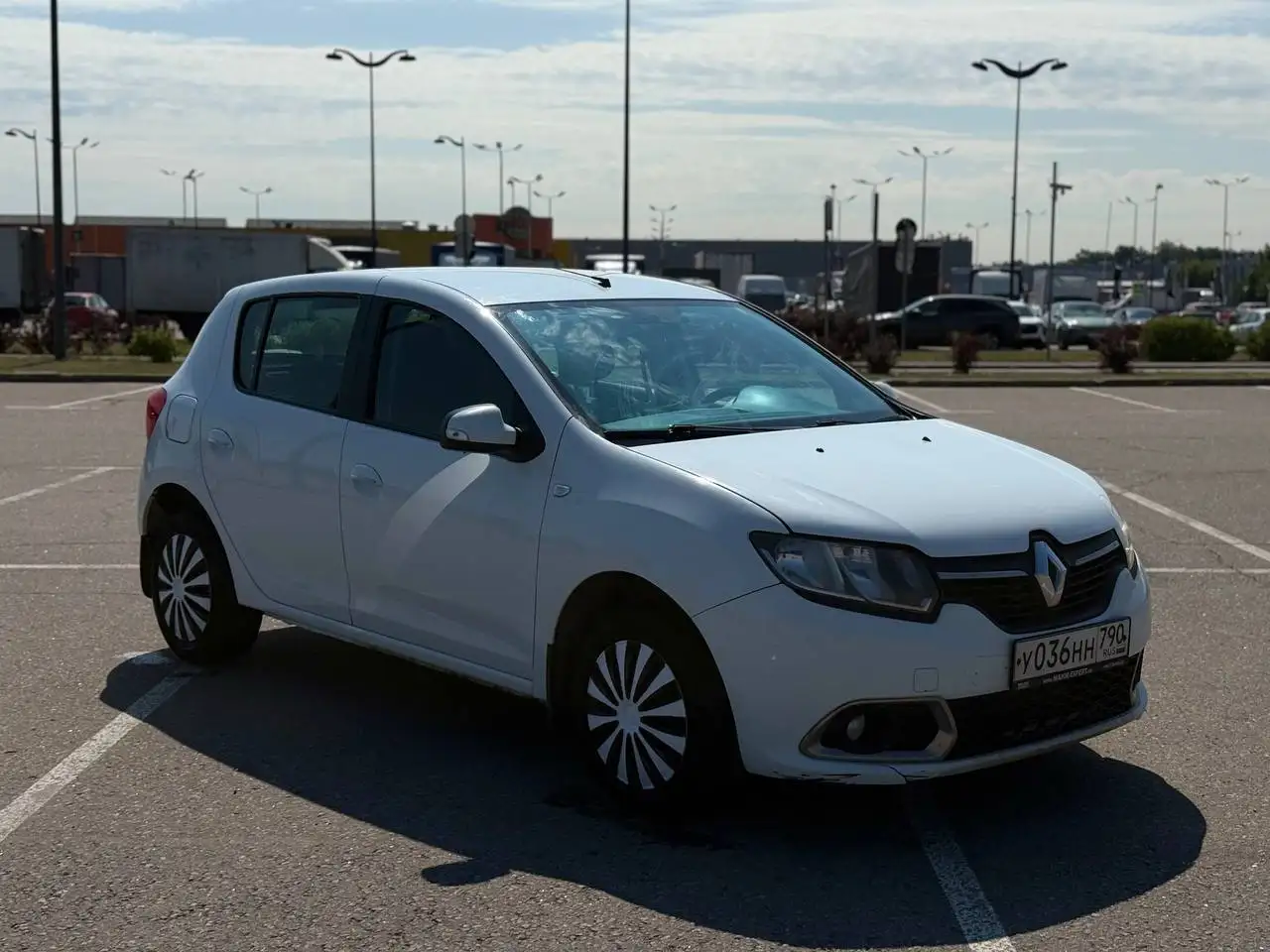 Renault Sandero 2018 с пробегом 60,000 км - Б/у автомобили (Авто) в Москва