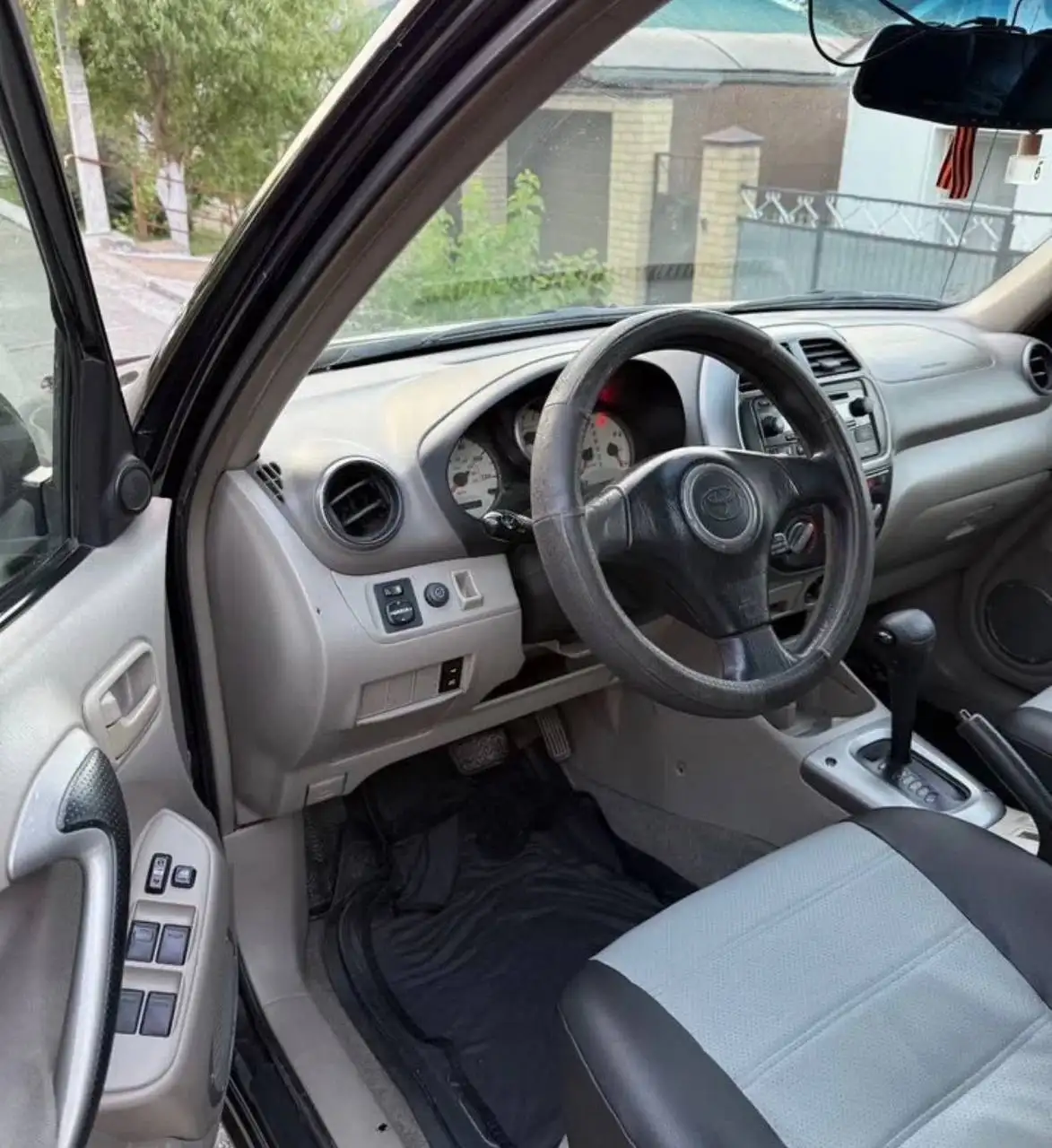 Toyota RAV4 2002 год, 2.0 бензин, пробег 225 тыс. - Авто в Москва