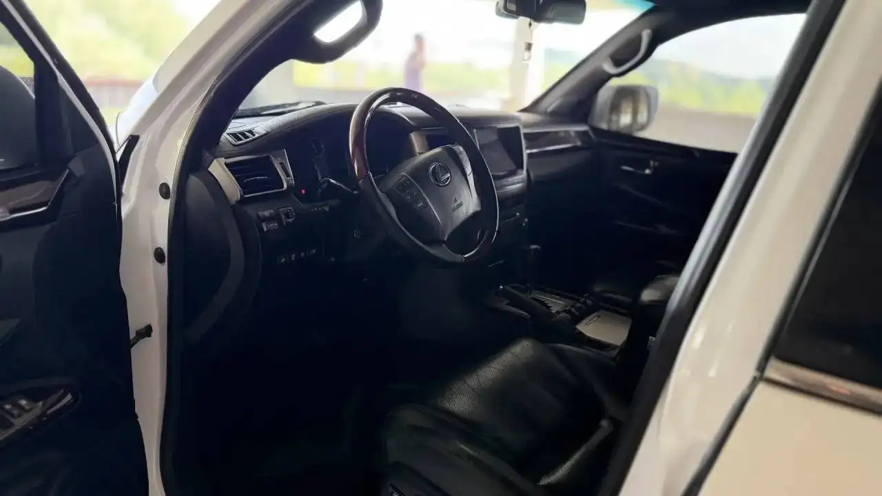 Lexus LX570 2013, 5.7, АКПП, 190000 км - Авто в Москва