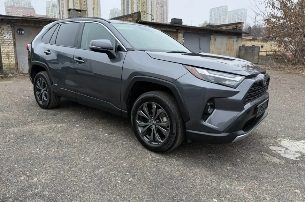 Toyota RAV4 2022 V поколение (рестайлинг) гибрид - Легковые автомобили (Авто) в Орск