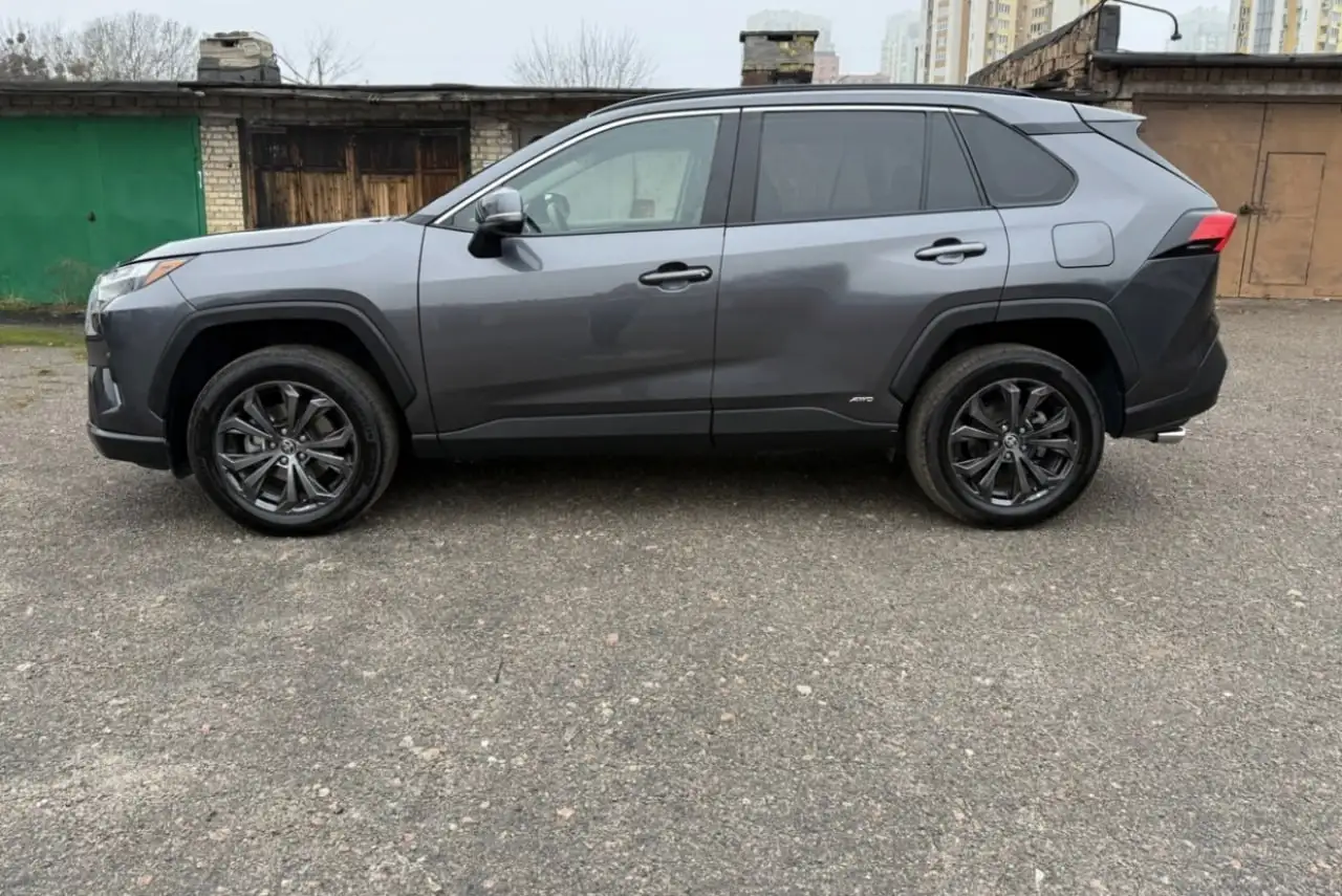 Toyota RAV4 2022 V поколение (рестайлинг) гибрид - Легковые автомобили (Авто) в Орск