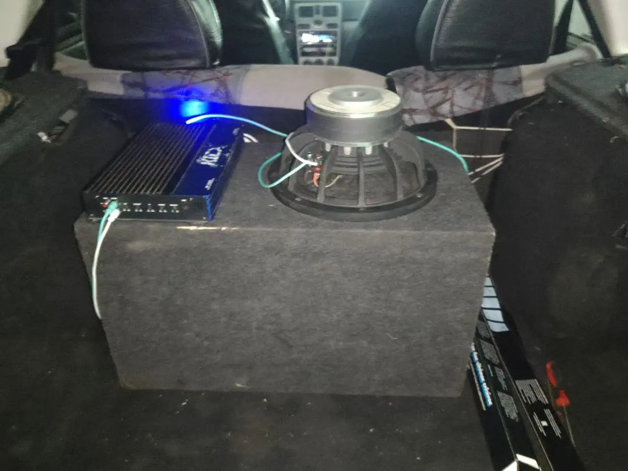 Продажа сабвуферного звена Magnum 12 1000RMS и усилителя Kick 1.1000 - Аудио (Авто) в Орск