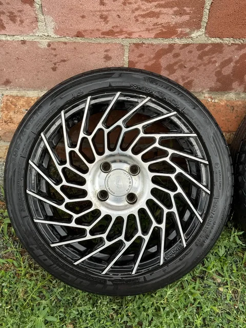 Продажа пробитого баллона R16 - Грузовики в Орск