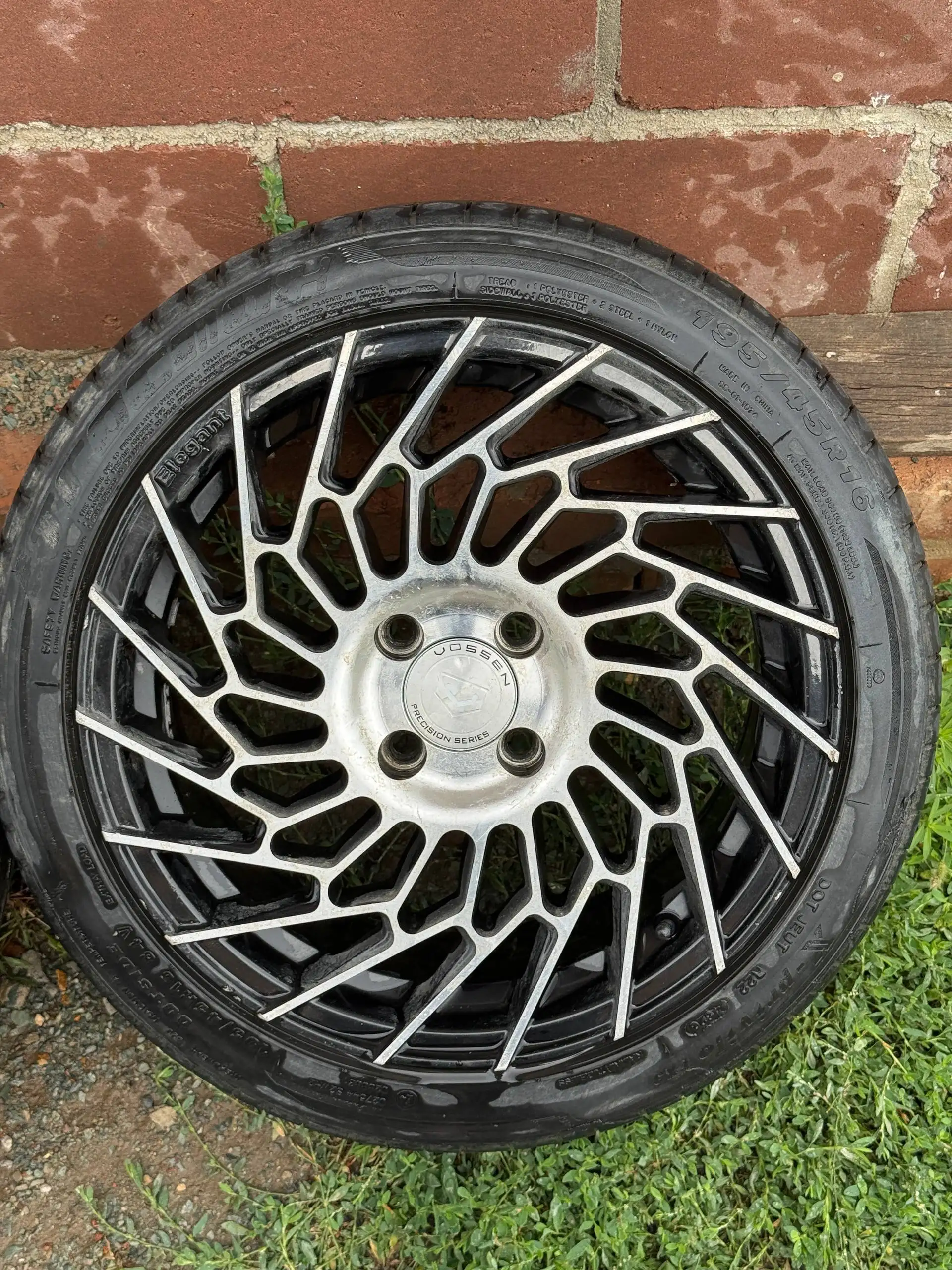 Продажа пробитого баллона R16 - Запчасти (Авто) в Орск