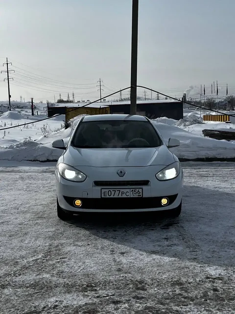 Renault Fluence I 2011 года с автоматом и полной комплектацией - Легковые автомобили в Орск