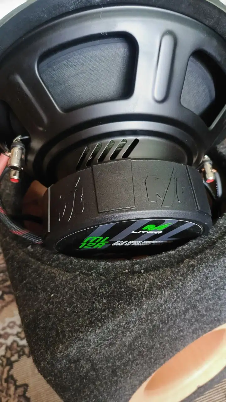 Саб с моноблоком в отличном состоянии - Аудиотехника (Авто) в Орск