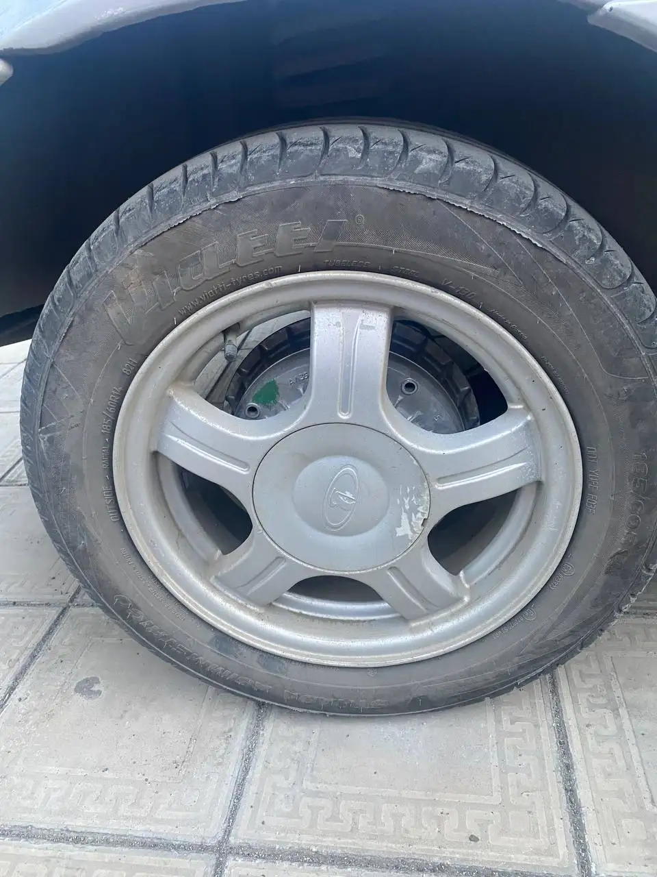 Резина 2 сезона откатала - Шины и диски (Авто) в Орск