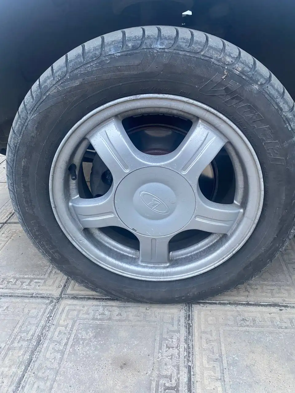 Резина 2 сезона откатала - Шины и диски (Авто) в Орск