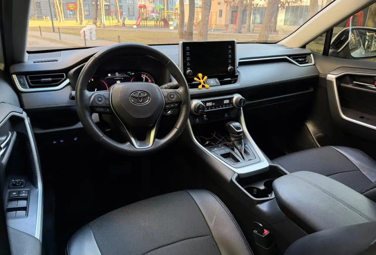 Продажа Toyota RAV4 2021 года - Авто в Орск