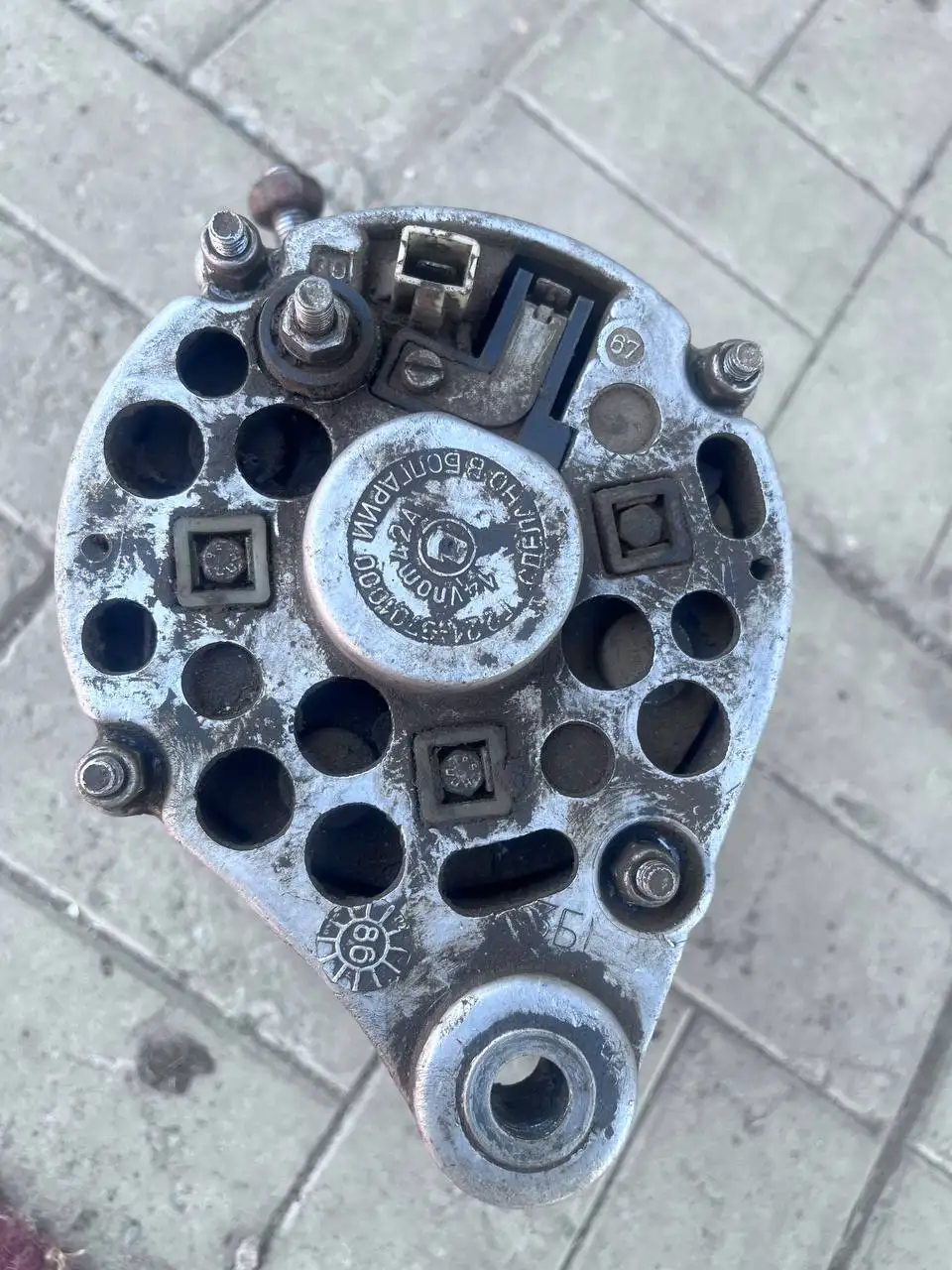 Генератор на ВАЗ 2106 - Автозапчасти (Запчасти) в Орск