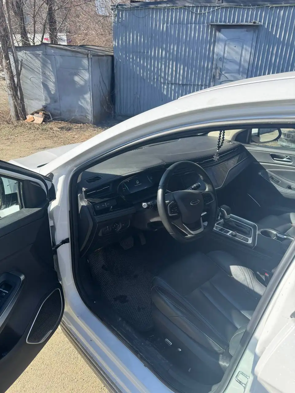 Продажа автомобиля 2023 года, пробег 150 тыс. км - Авто в Орск