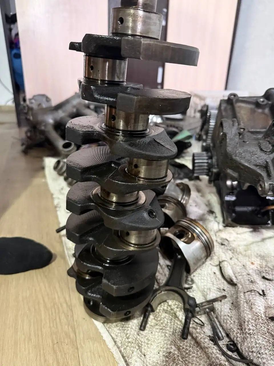 Запчасти ВАЗ 2110: шпильки ГБЦ, коленвал, шатуны - Автозапчасти (Запчасти) в Орск