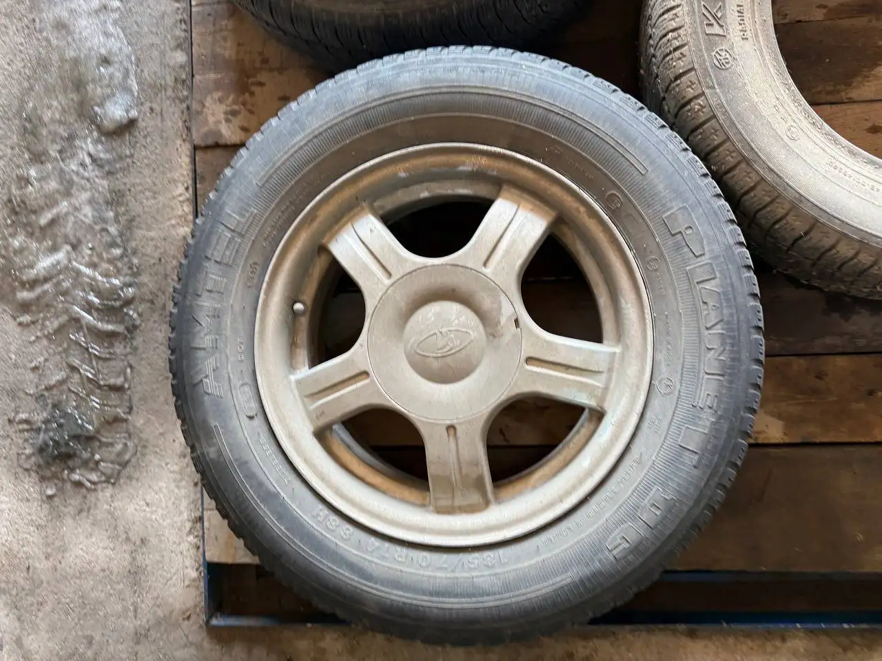 Продам зимнюю резину 14 дюймов - Шины и диски (Авто) в Орск