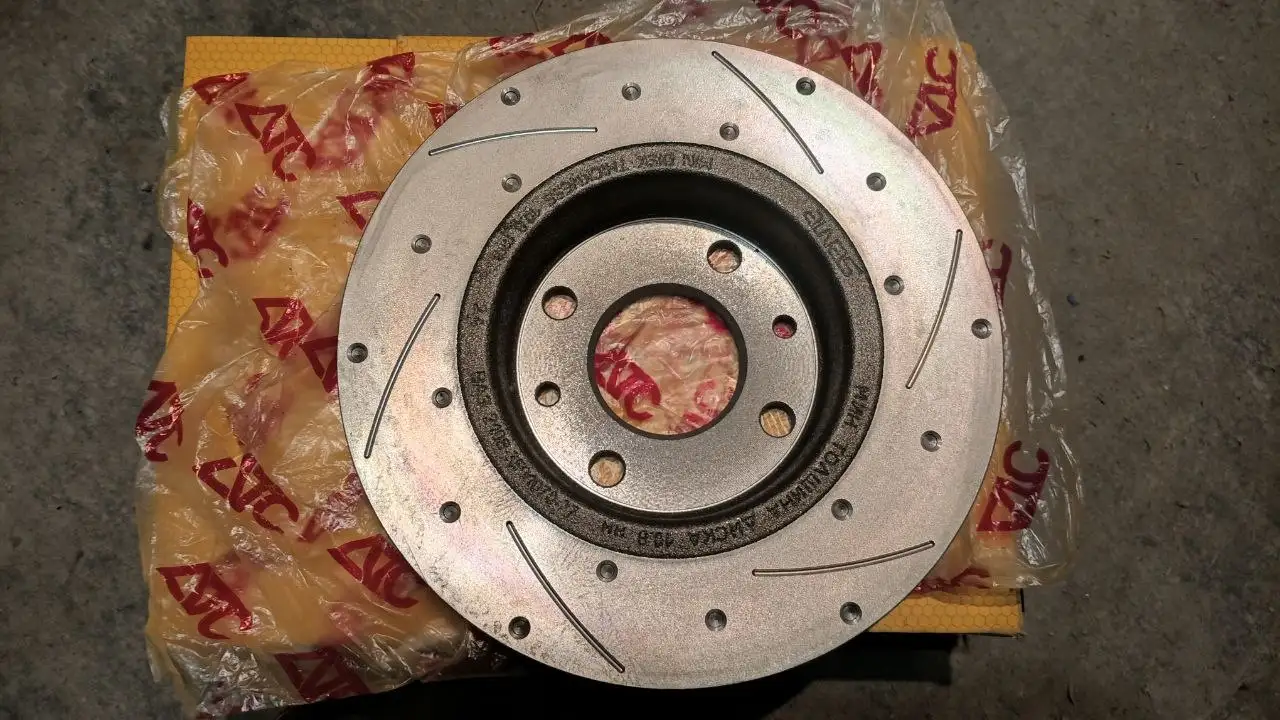 Продам колёса на Ниву 185/75R16 104Q гадюка - Шины и диски (Авто) в Орск
