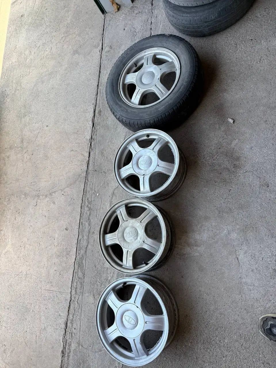 Продам 2 комплекта статусов - Статусы для авто (Авто) в Орск