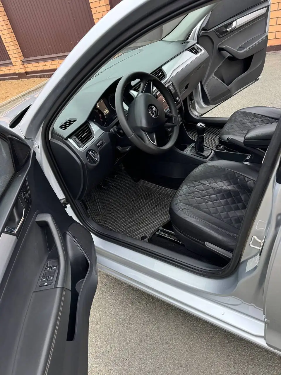 Продажа Skoda Rapid 2018 - Легковые автомобили (Авто) в Орск
