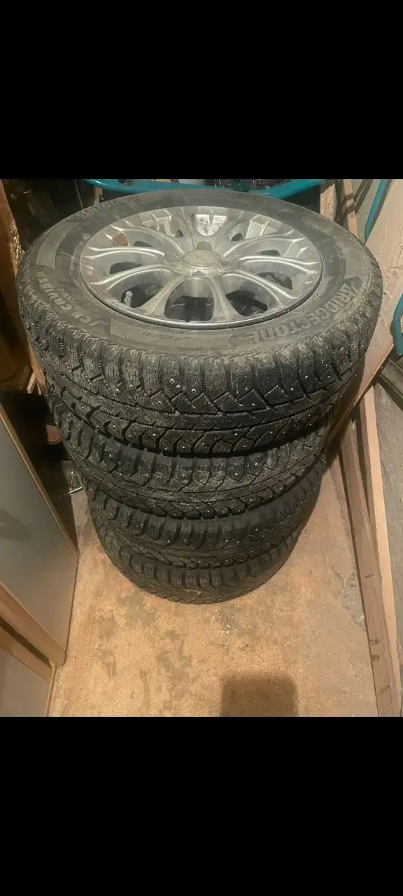 Шины Bridgestone 195/65R15 - Автошины и диски (Авто) в Орск