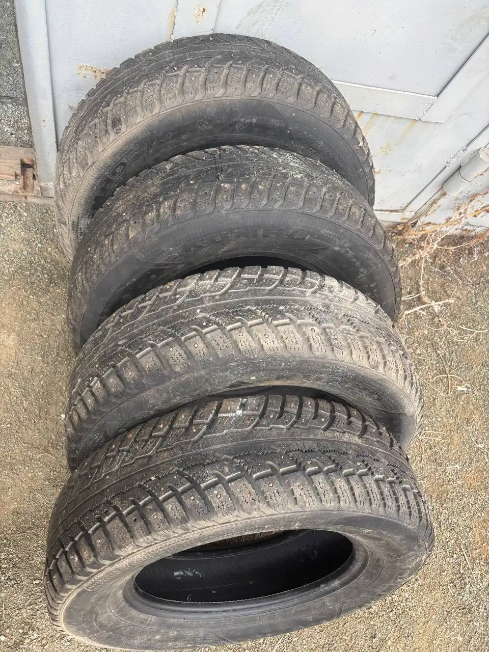 Продажа зимних шин R16 215/70