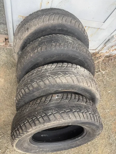 Продажа зимних шин R16 215/70 - Авто в Орск
