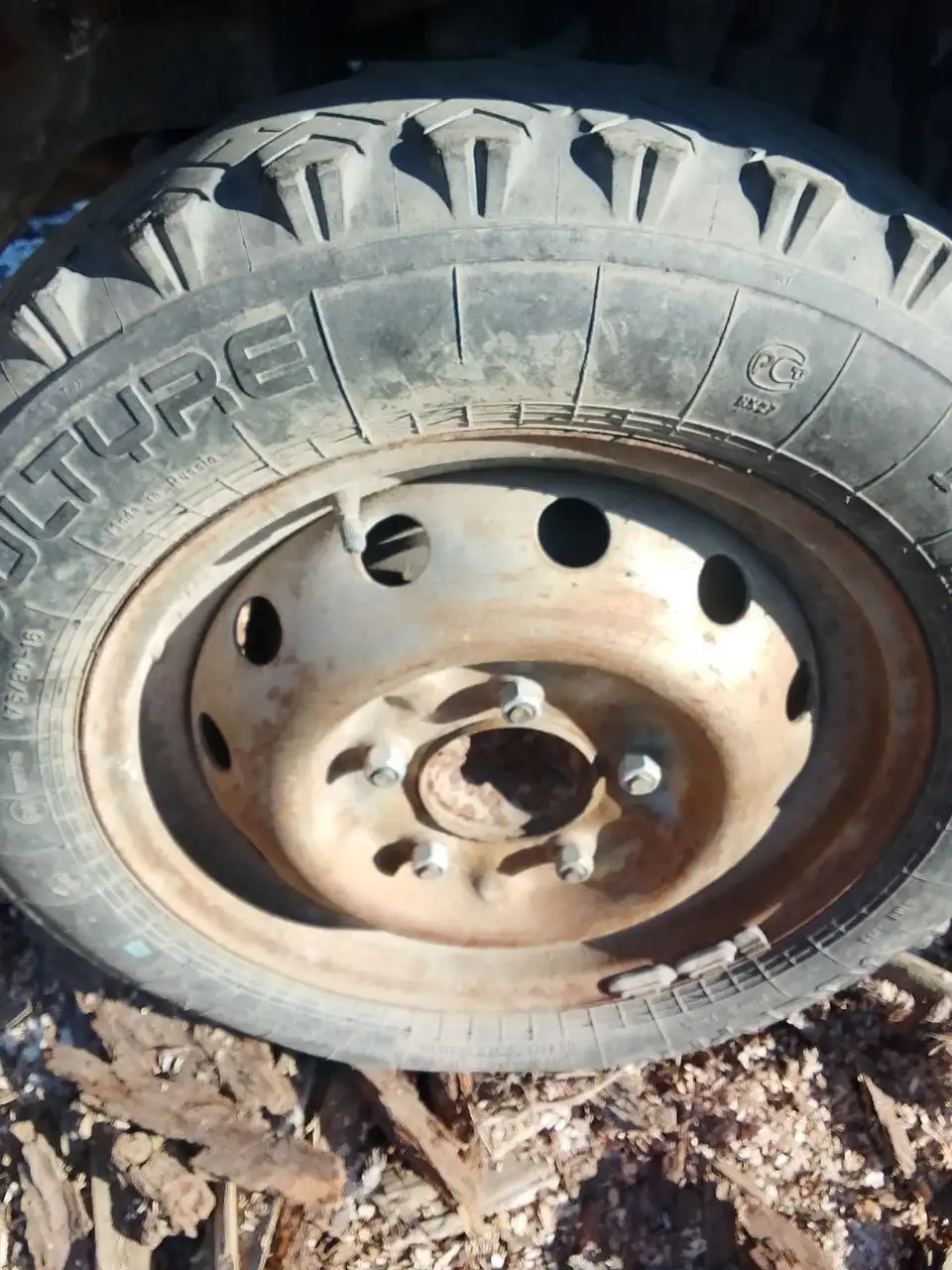 Продажа колёс в сборе от Нивы 175/80 R16 б/у