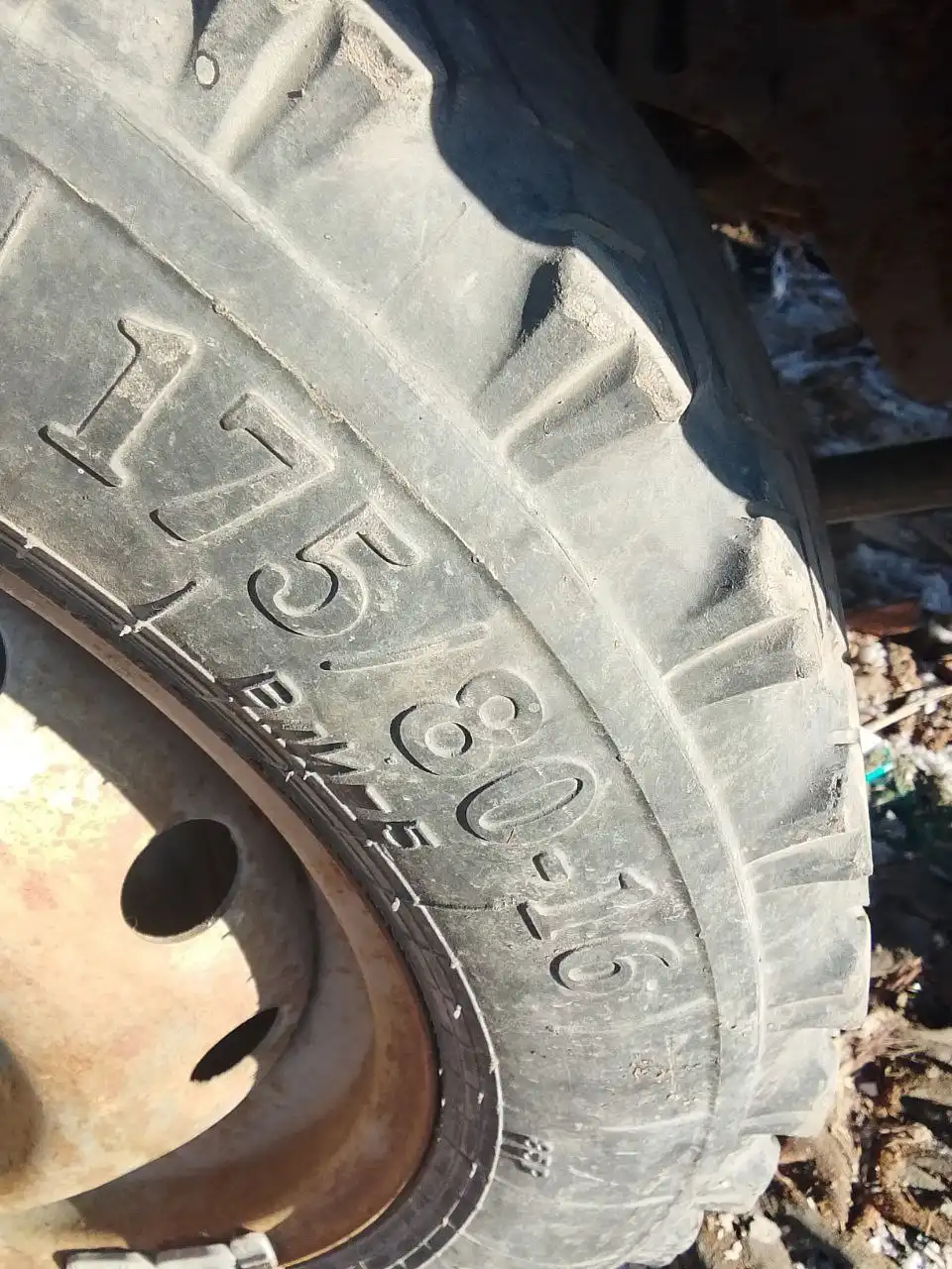Продажа колёс в сборе от Нивы 175/80 R16 б/у