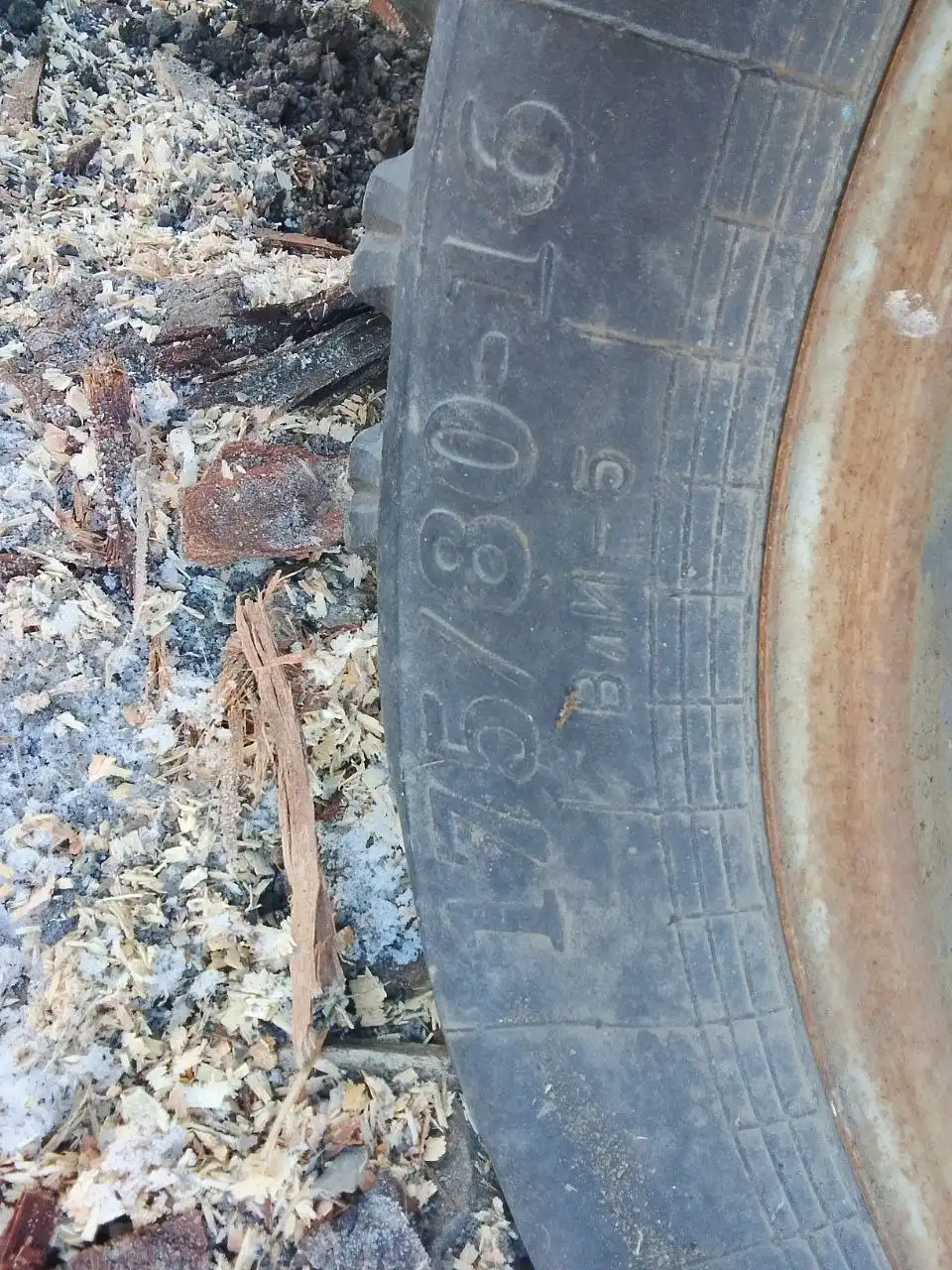 Продажа колёс в сборе от Нивы 175/80 R16 б/у