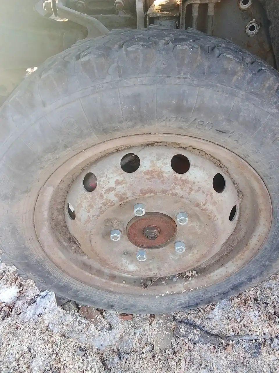 Продажа колёс в сборе от Нивы 175/80 R16 б/у