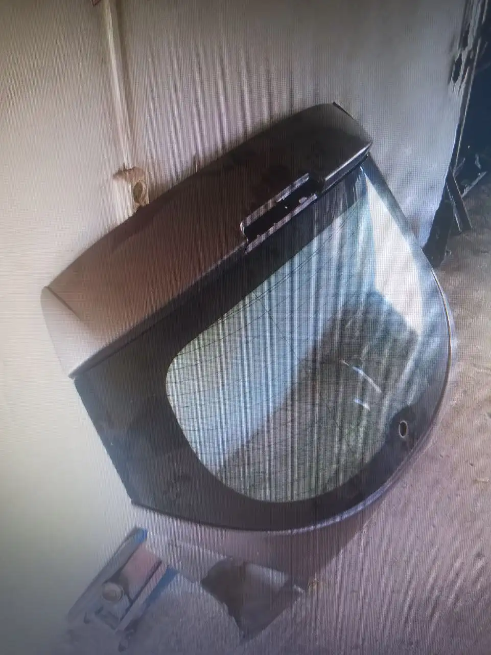 Стекло багажника для Renault Megane 3 - Кузовные детали (Запчасти) в Орск