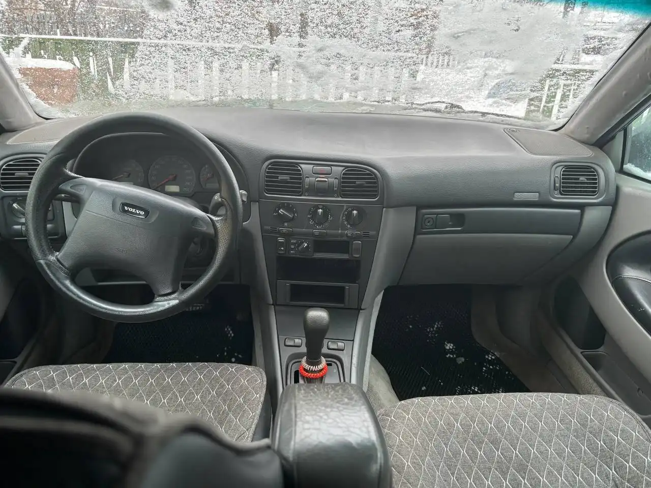 Volvo v40 1997 года - Авто в Орск
