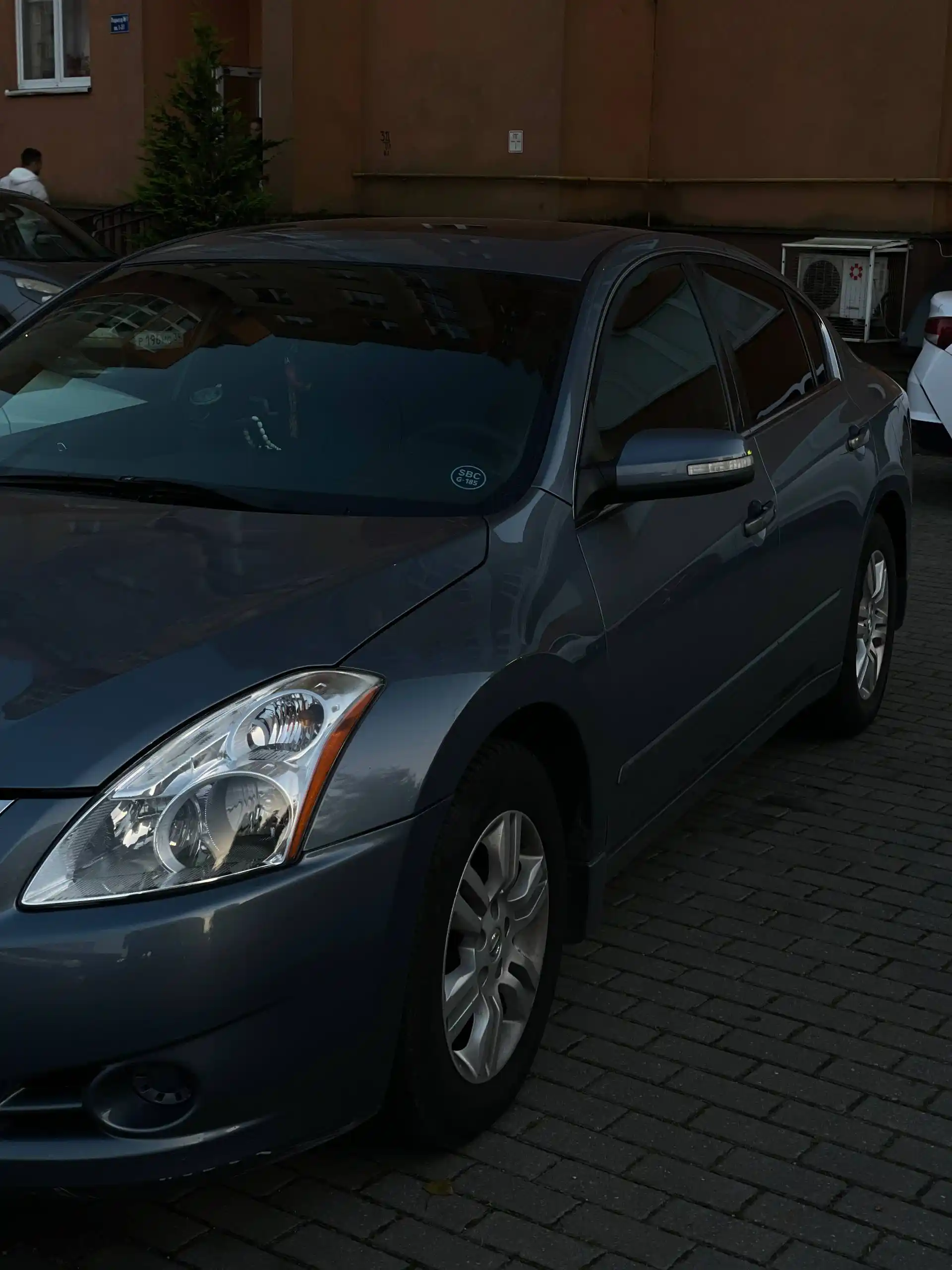 Продам ниссан альтима 2010год 2.5 бензин